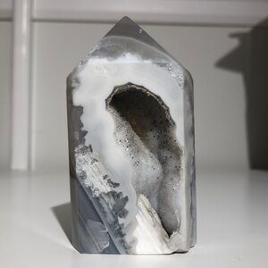 Druzy agate tower